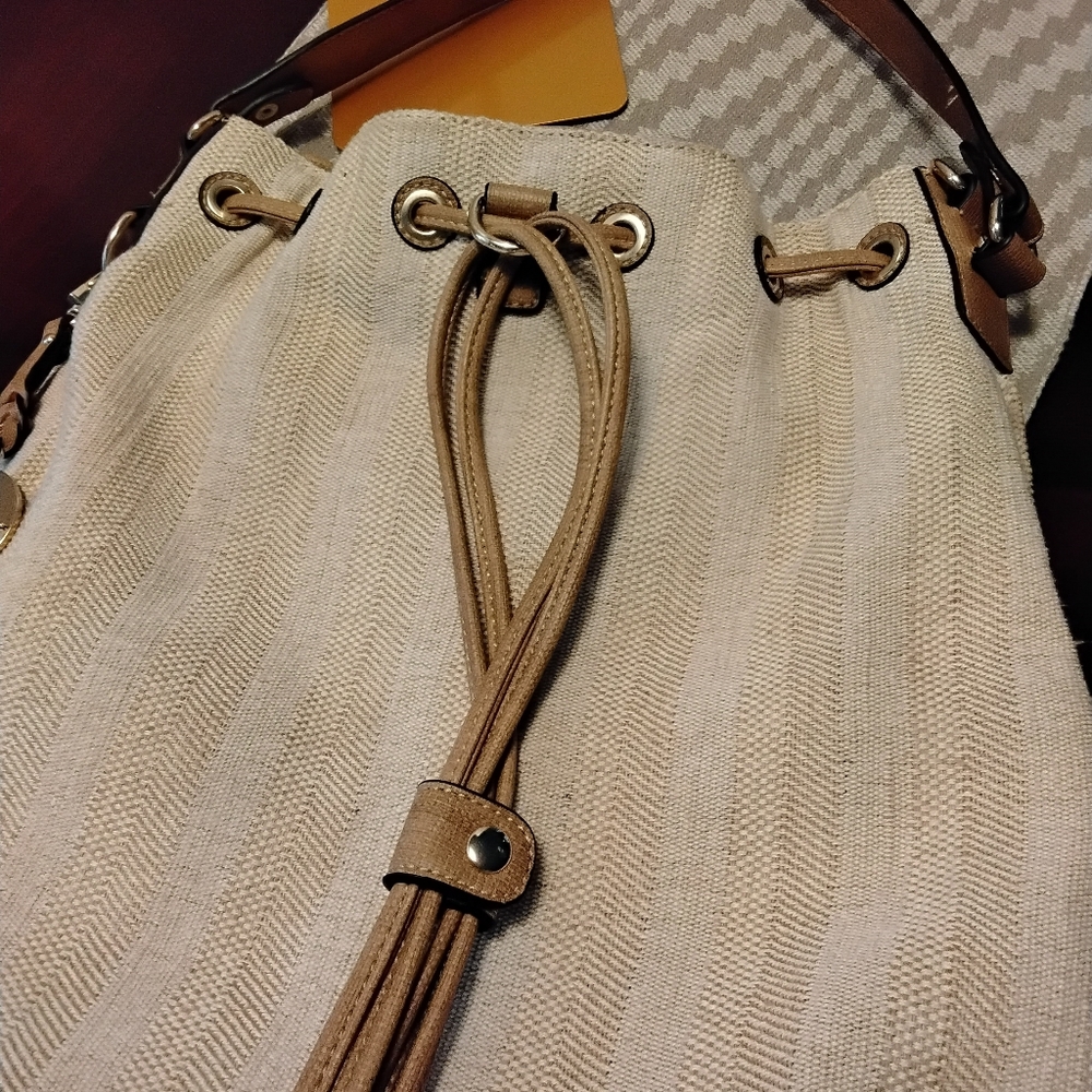 SIMPLY NOELLE Canvas Linen Backpack - Picture 3 of 7